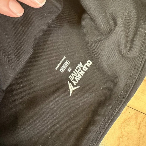 OLD NAVY Active Mesh Detail Go-Dry Black Leggings size XS - Picture 8 of 8